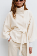 Cape Manteau Amelia