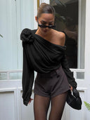 Top Asymétrique en Gaze Semi-Transparente avec Épaule Découverte et Rosette