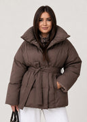 Doudoune Ceinturée Paloma – Marron – Cléo Noire