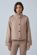 Camel veste courte laine col montant closeup