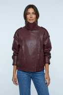 Wine bomber oversize effet cuir double col closeup