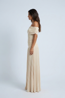 Apricot robe longue épaules dénudées plissée side